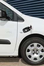 Peugeot Partner Van Long Electric 2017 года (UK)